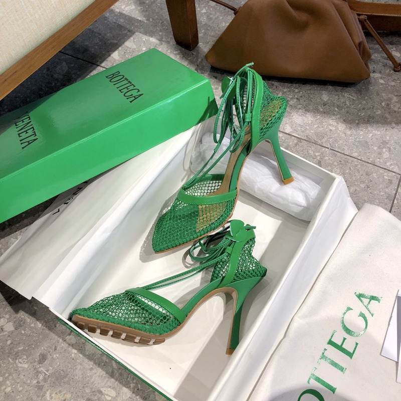 Bo*te*ga ve*ne*ta stretch mesh high heels in green