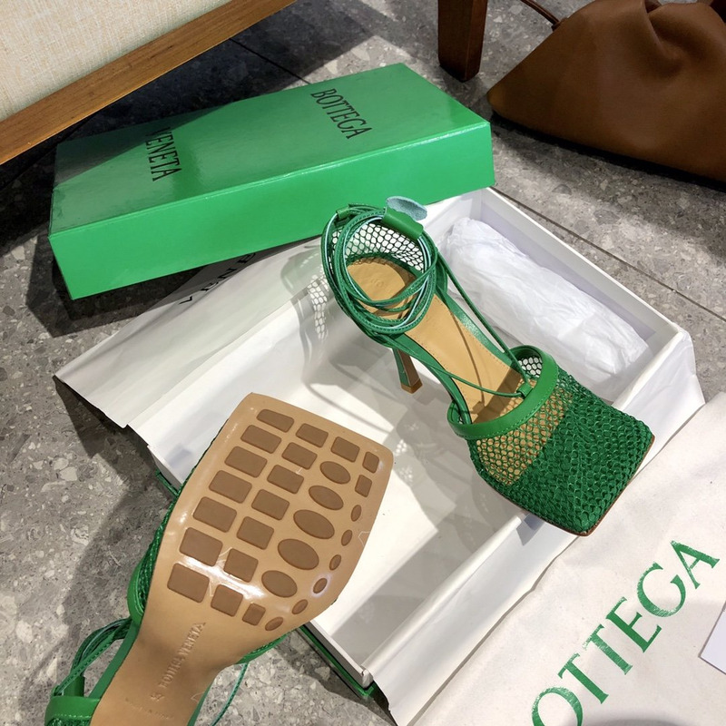 Bo*te*ga ve*ne*ta stretch mesh high heels in green