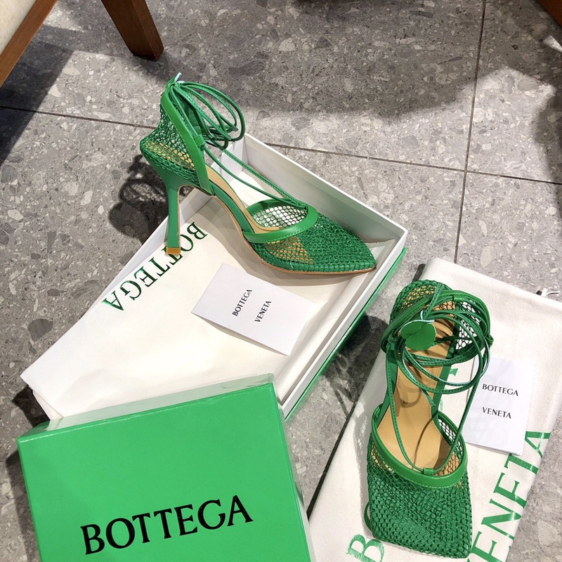 Bo*te*ga ve*ne*ta stretch mesh high heels in green