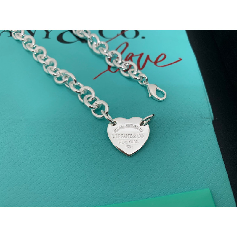 T*f*ny&co heart tag necklace