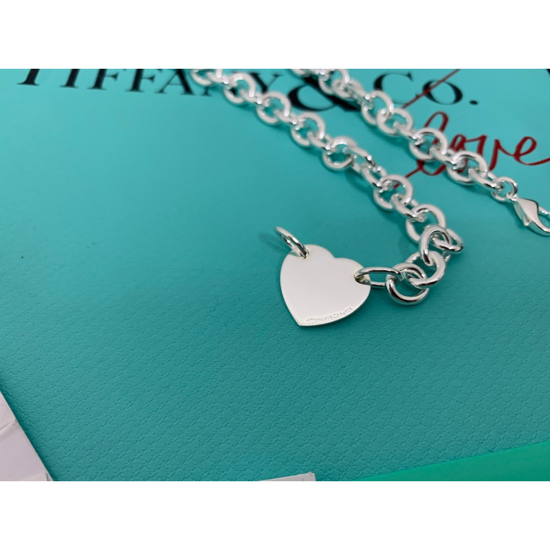 T*f*ny&co heart tag necklace