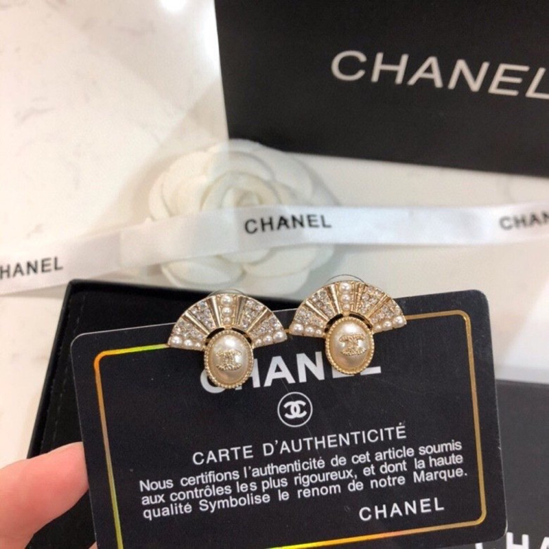 Ch*el fan shape earrings