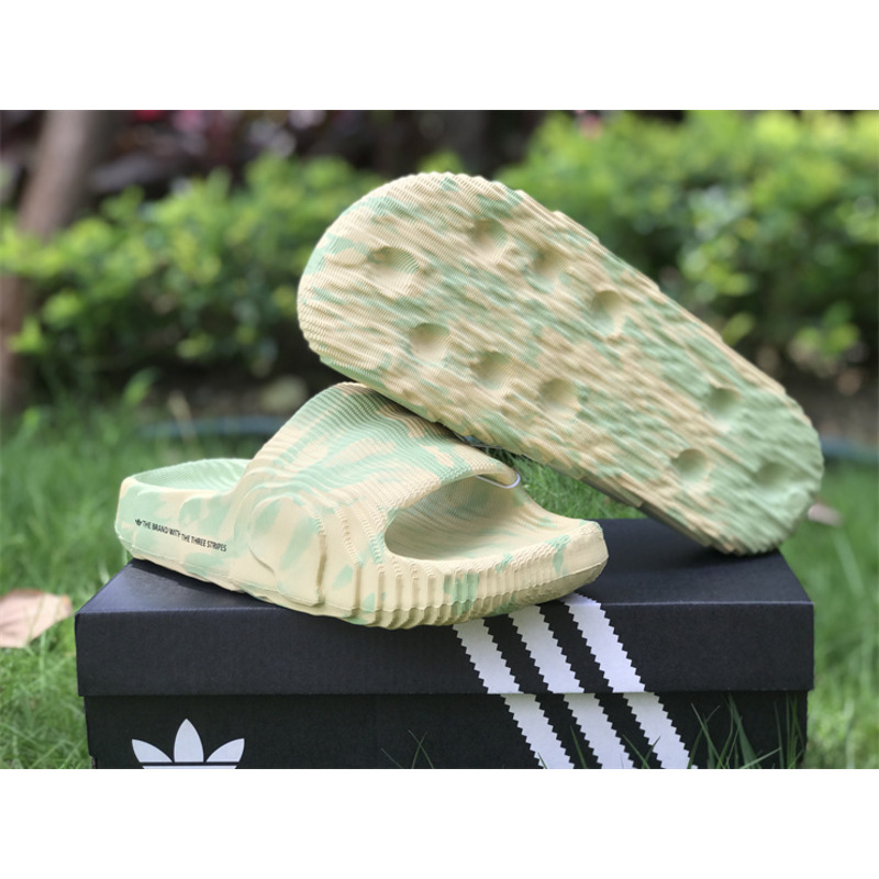 Ad*s adilette 22 slides magic lime st desert sand