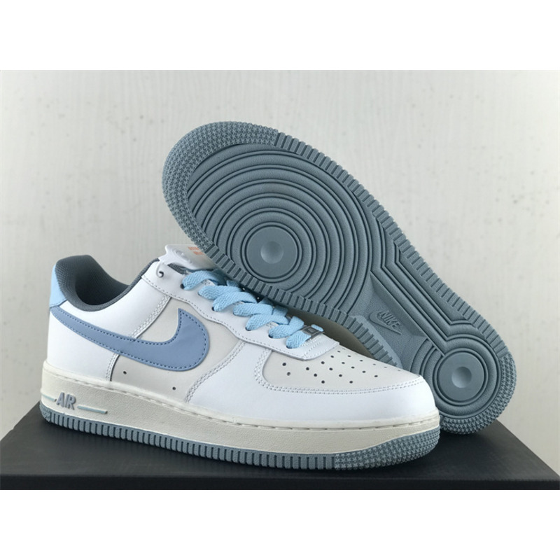 Nike Air Force 1 Low 