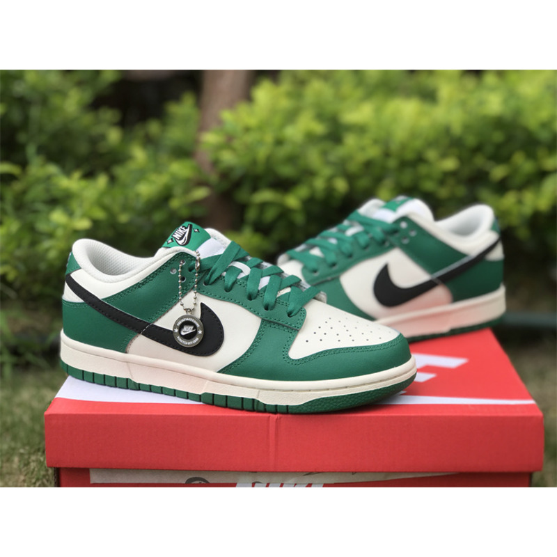 Nike Dunk Low SE 