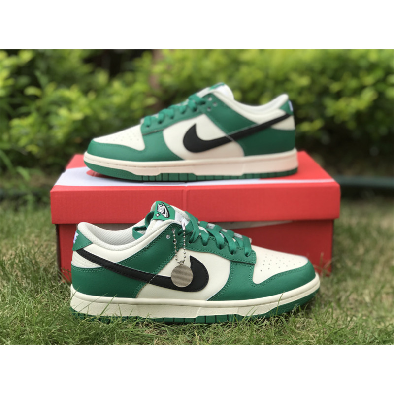 Nike Dunk Low SE 