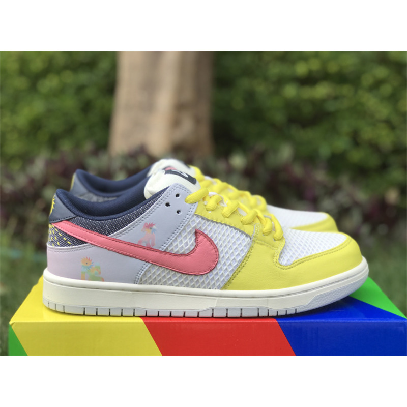 Nike Dunk Low "Be True" Sneaker