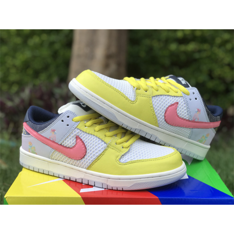 Nike Dunk Low "Be True" Sneaker