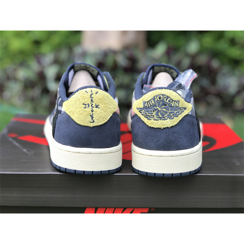 Nike SB Dunk Travis Scott sneakers in Dark Blue