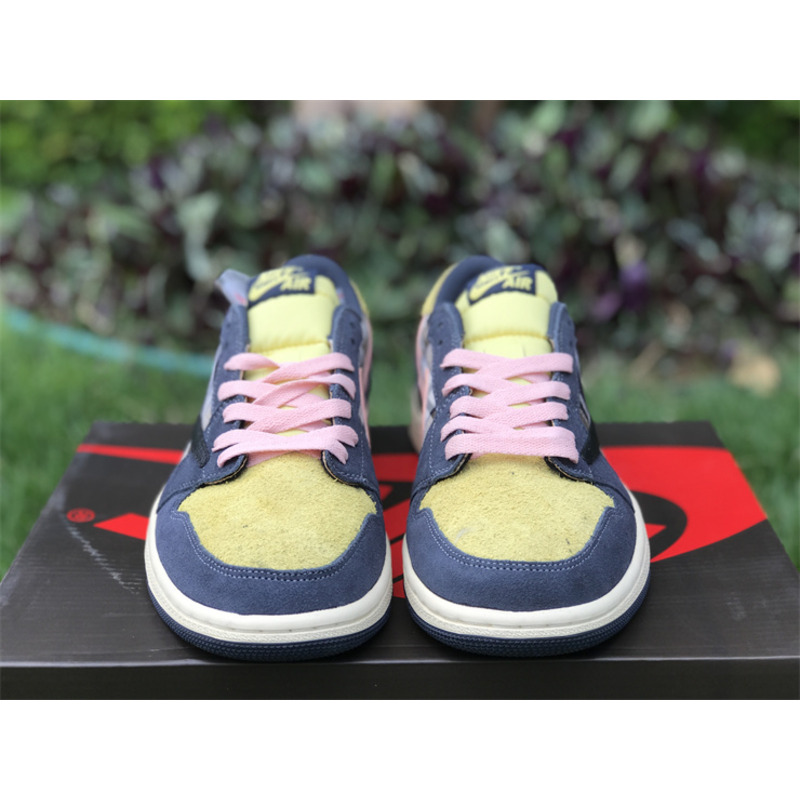 Nike SB Dunk Travis Scott sneakers in Dark Blue