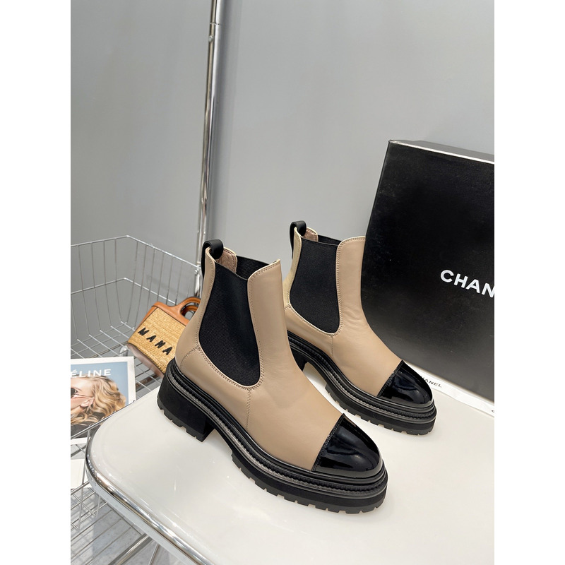 Ch*el plain elegant style logo boots brown