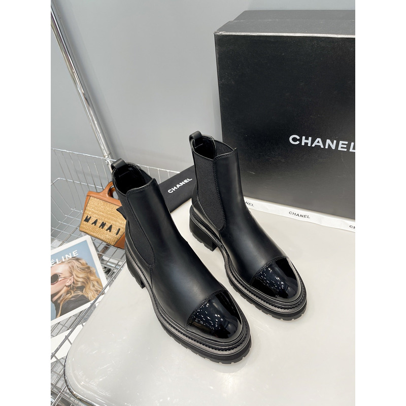 Ch*el plain elegant style logo boots black