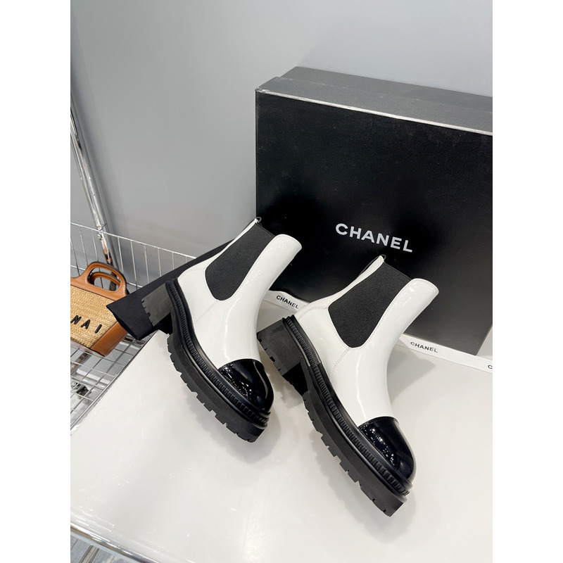 Ch*el plain elegant style logo boots white