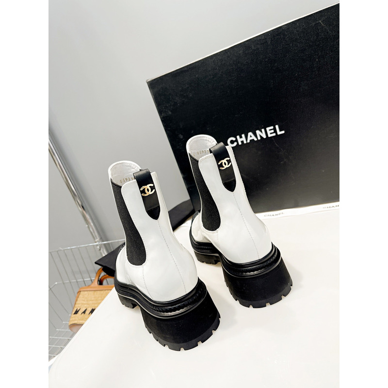 Ch*el plain elegant style logo boots white