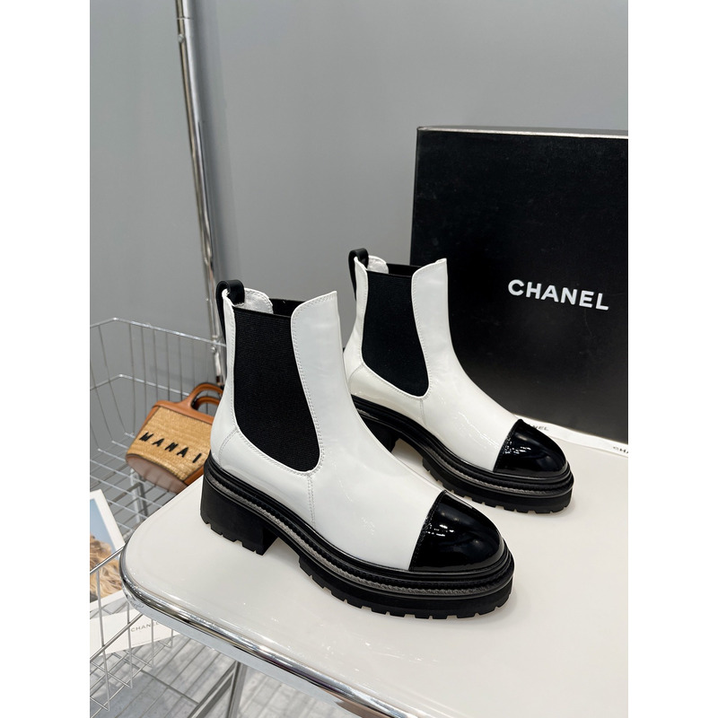 Ch*el plain elegant style logo boots white