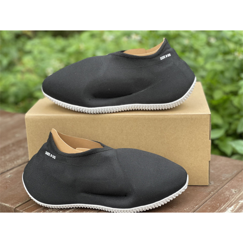 Ad*s yeezy knit runner black