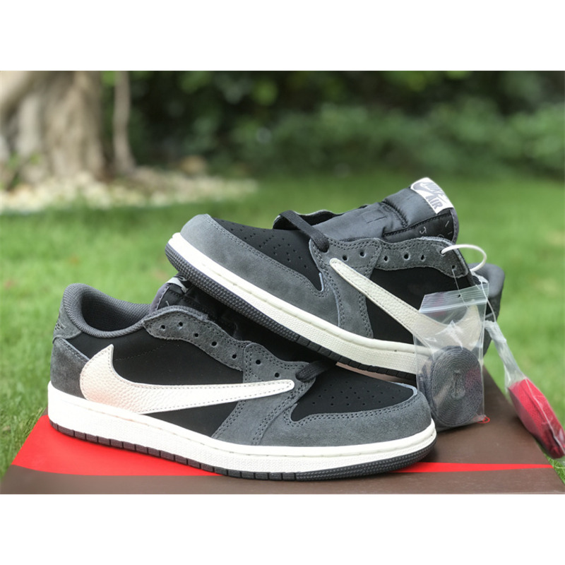 Jordan Travis Scott x Fragment x Nike Air Jordan 1 Low in Black White