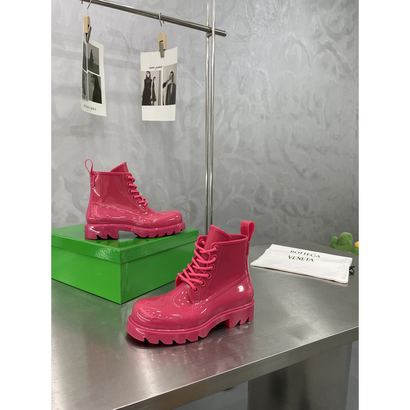 Bo*te*ga ve*ne*ta rubber lace-up boots fuchsia