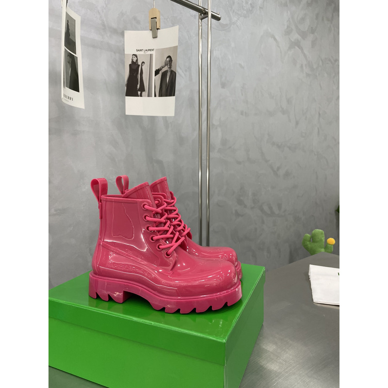 Bo*te*ga ve*ne*ta rubber lace-up boots fuchsia