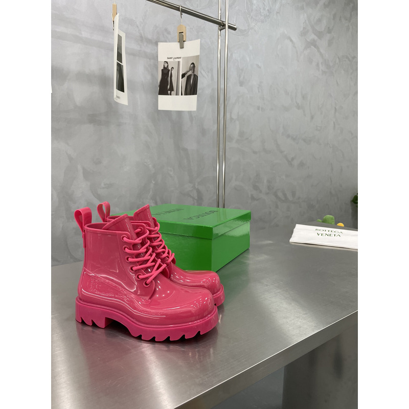 Bo*te*ga ve*ne*ta rubber lace-up boots fuchsia