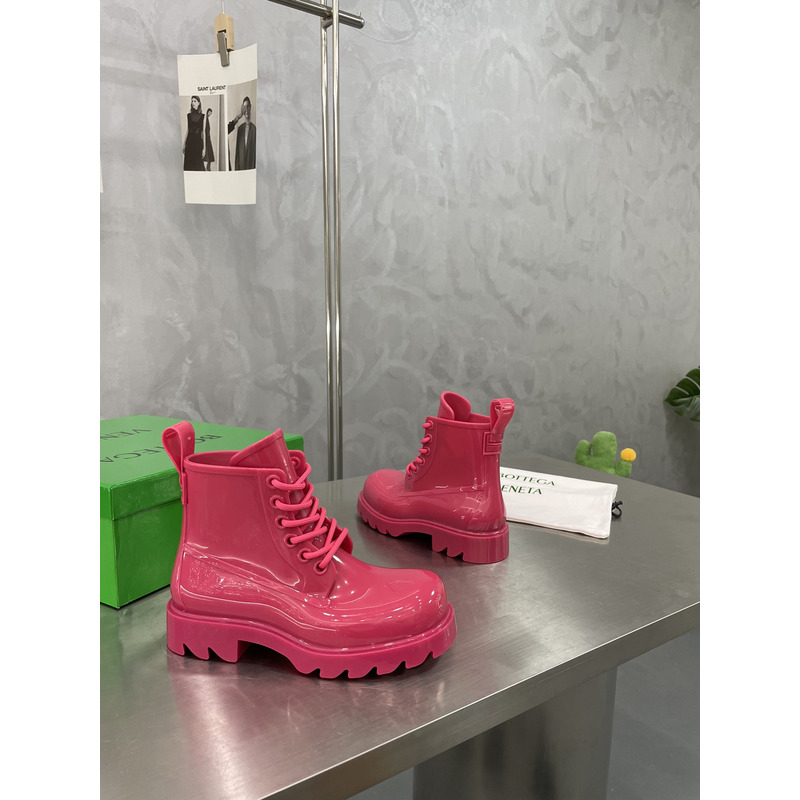 Bo*te*ga ve*ne*ta rubber lace-up boots fuchsia