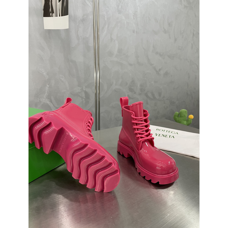 Bo*te*ga ve*ne*ta rubber lace-up boots fuchsia