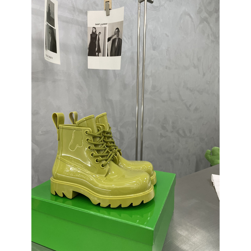 Bo*te*ga ve*ne*ta rubber lace-up boots light green