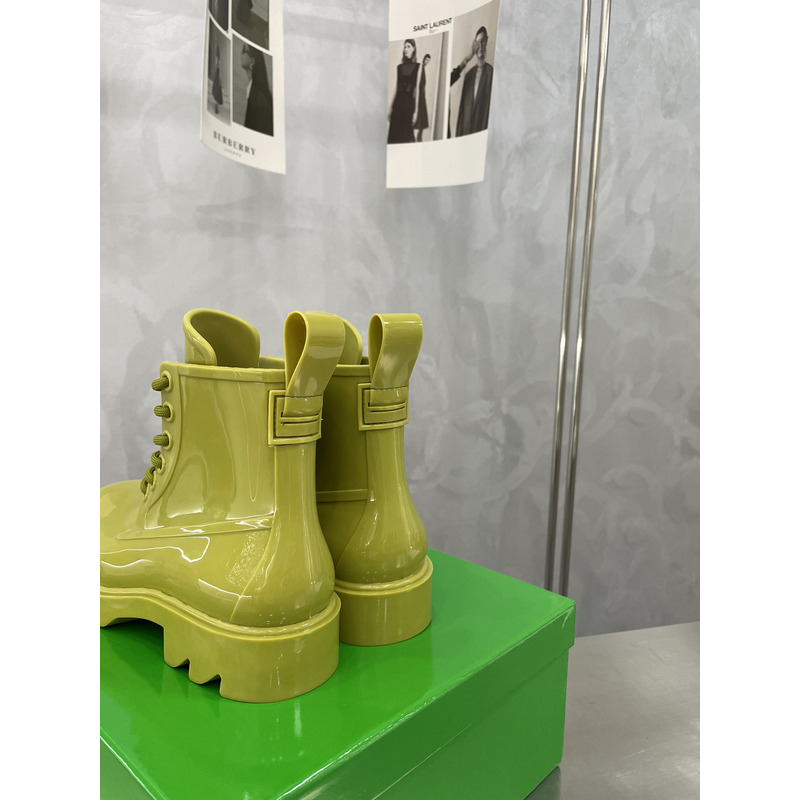 Bo*te*ga ve*ne*ta rubber lace-up boots light green