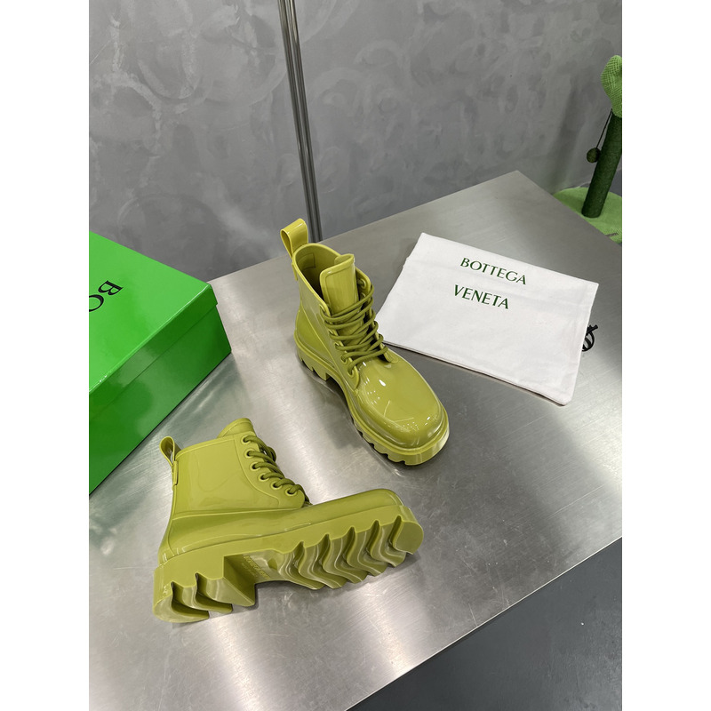 Bo*te*ga ve*ne*ta rubber lace-up boots light green