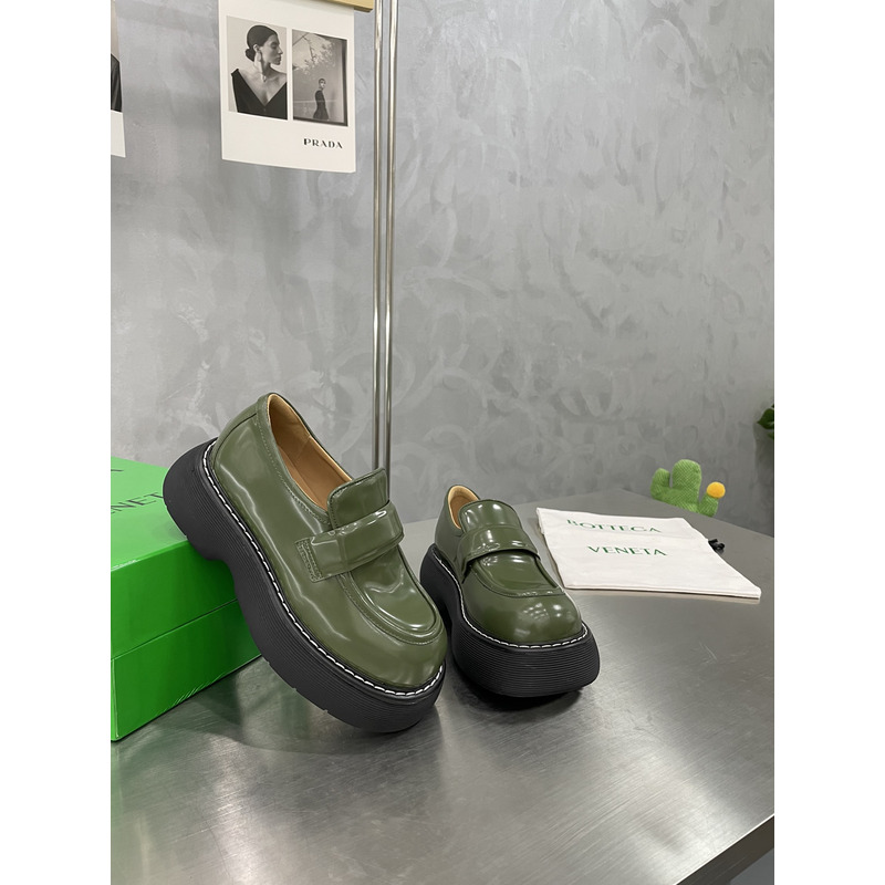 Bo*te*ga ve*ne*ta the bounce loafer  green