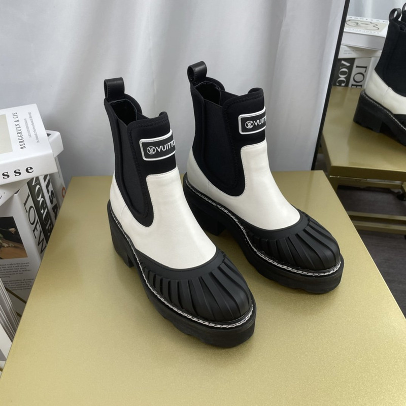 l**is V*t*n lv beaubourg ankle boot black and white