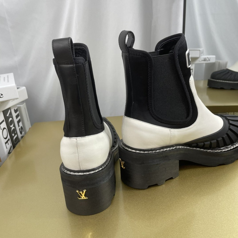 l**is V*t*n lv beaubourg ankle boot black and white