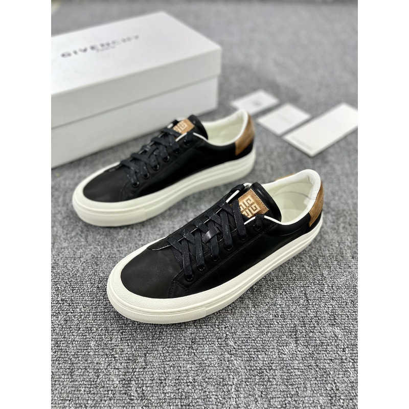 Givenchy Leather Men''s Sneaker Black