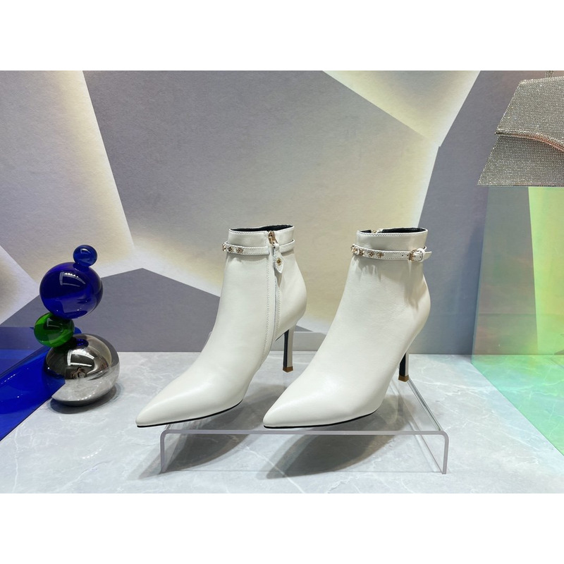 l**is V*t*n signature ankle boot white