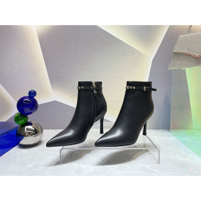 l**is V*t*n signature ankle boot black