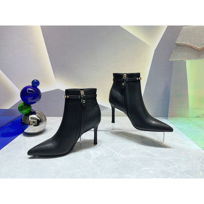 l**is V*t*n signature ankle boot black