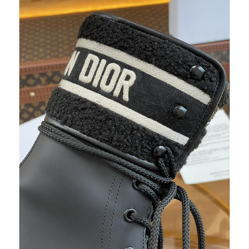 D*or d-major ankle boot