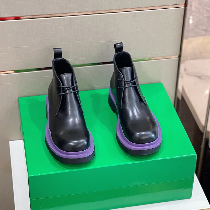 Bo*te*ga ve*ne*ta tire round toe boots black and purple