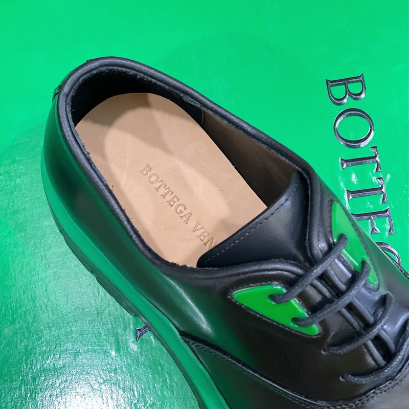 Bo*te*ga ve*ne*ta tire shoes black and green