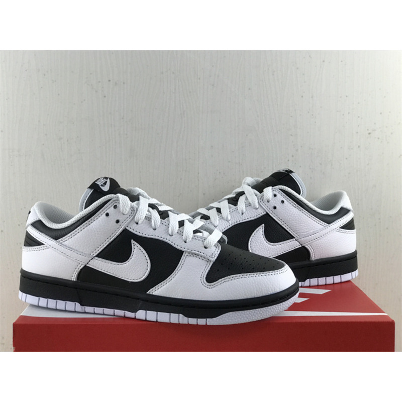 Nike Dunk Low “Reverse Panda” in White&Black