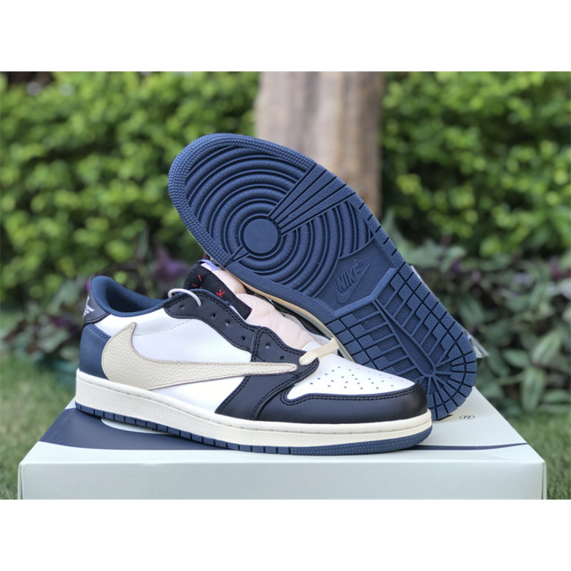 Jordan Low OG x Travis Scott Reverse Mocha in Navy