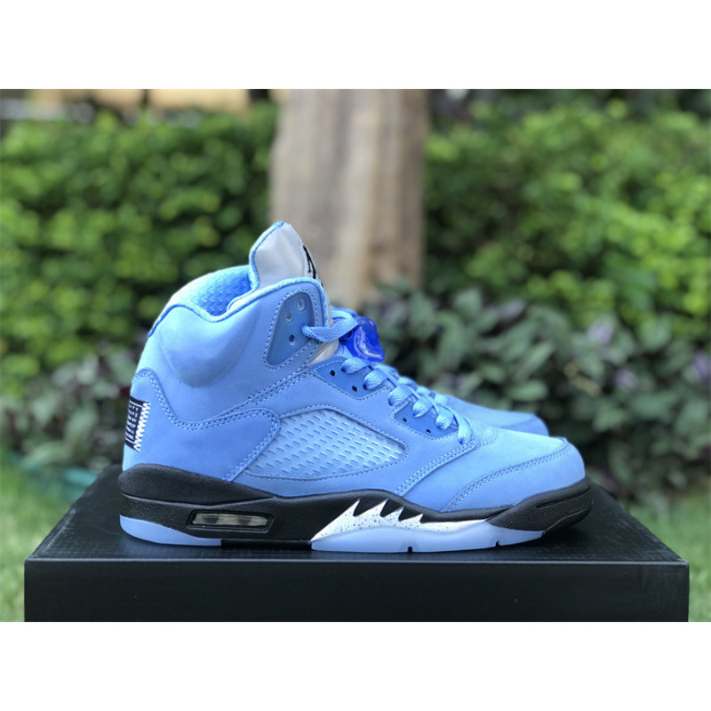 Jordan Air Jordan 5 "UNC" in Blue