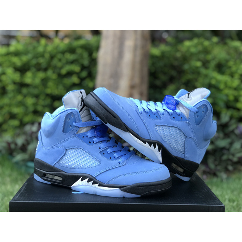 Jordan Air Jordan 5 "UNC" in Blue