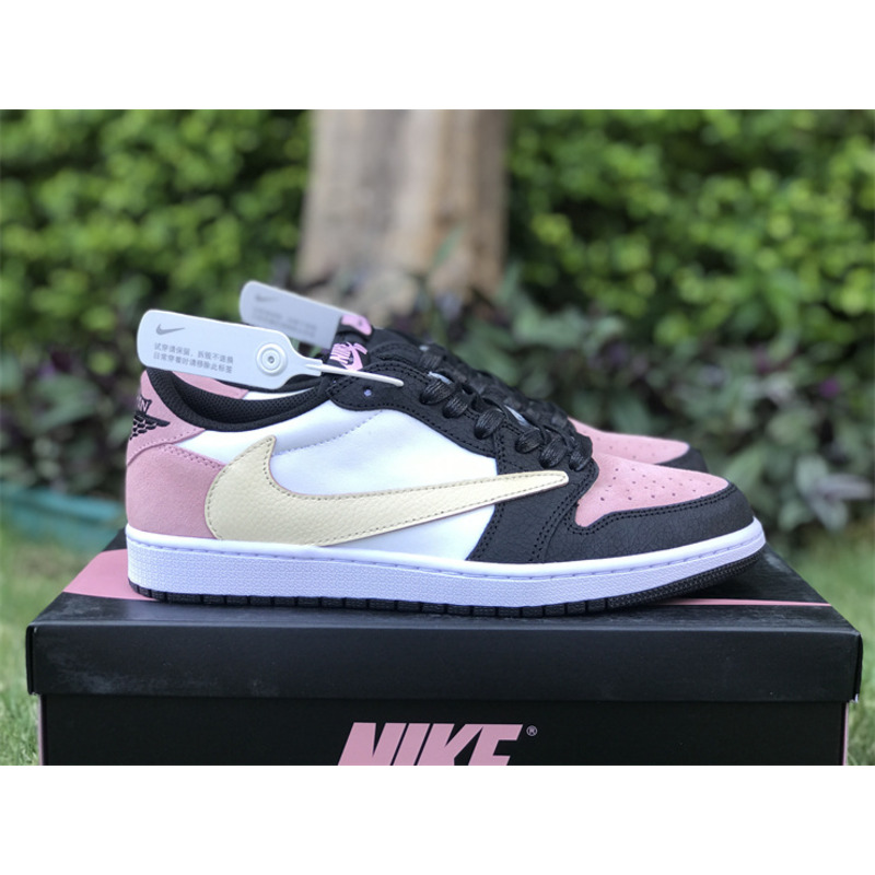 Jordan Low OG x Travis Scott Reverse Mocha in Pink