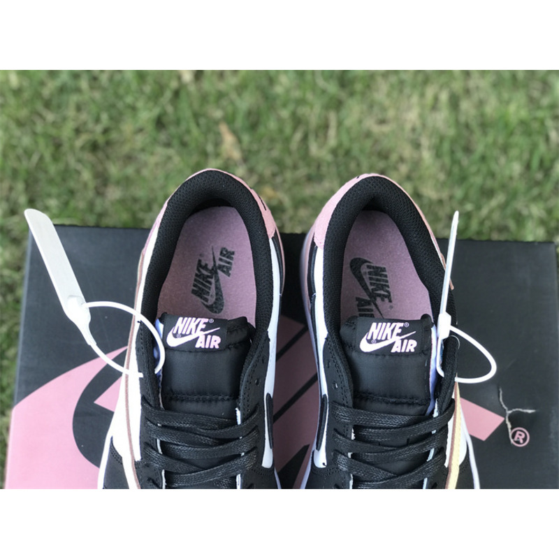 Jordan Low OG x Travis Scott Reverse Mocha in Pink