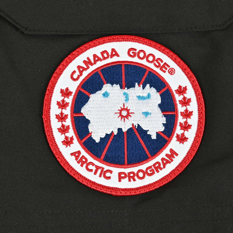 Can*a Go*e expedition parka in black