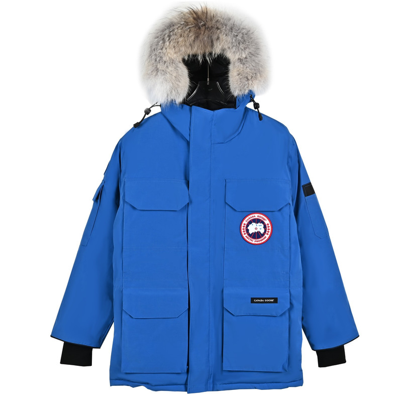 Can*a Go*e expedition parka in dark blue