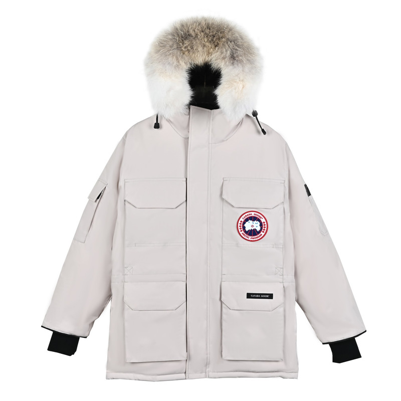 Can*a Go*e expedition parka in white