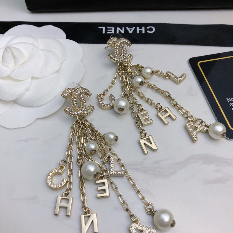 Ch*el pre-owned 2020 cc pearl embellished dangling earrings