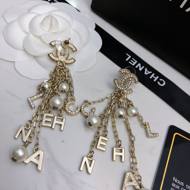 Ch*el pre-owned 2020 cc pearl embellished dangling earrings